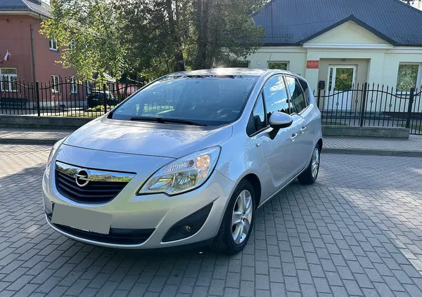 samochody osobowe Opel Meriva cena 24999 przebieg: 165000, rok produkcji 2011 z Augustów